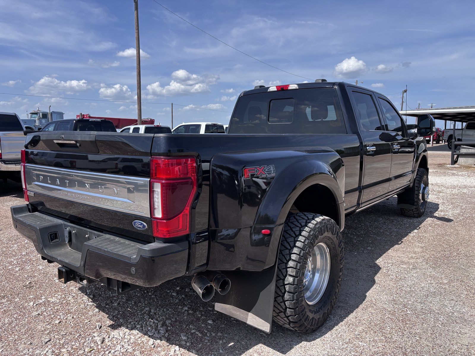 Used 2022 Ford F350 Platinum AWD/4WD image 6