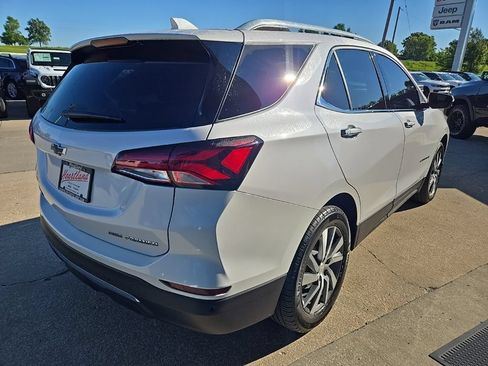 Used 2024 Chevrolet Equinox Premier AWD/4WD image 12