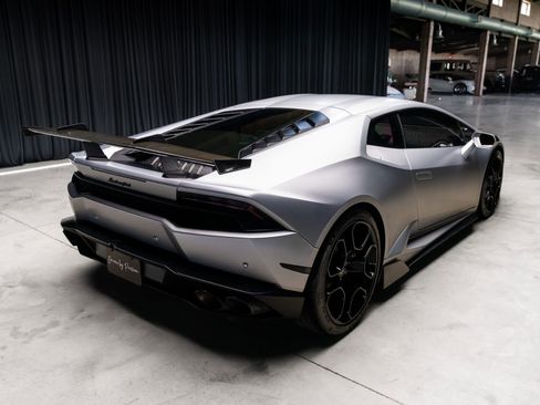Used 2015 Lamborghini Huracan LP 610-4 image 30