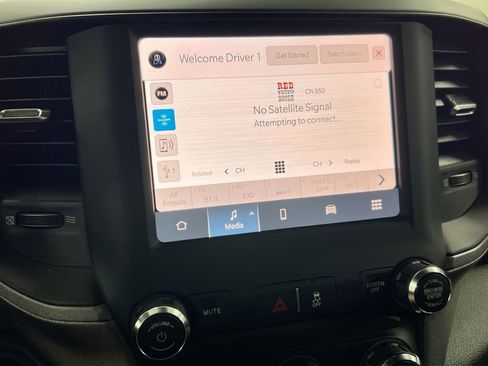 Used 2024 RAM 2500 Tradesman w/ Chrome Appearance Group image 12