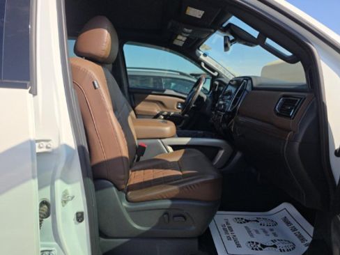Used 2021 Nissan Titan Platinum Reserve w/ Moonroof Package AWD/4WD image 8