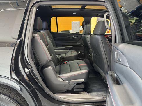 Used 2026 Chevrolet Traverse RS w/ LPO, Floor Liner Package AWD/4WD image 18
