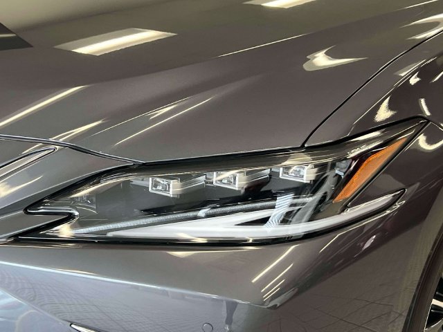 Certified 2024 Lexus ES 300h w/ Premium Package FWD image 11