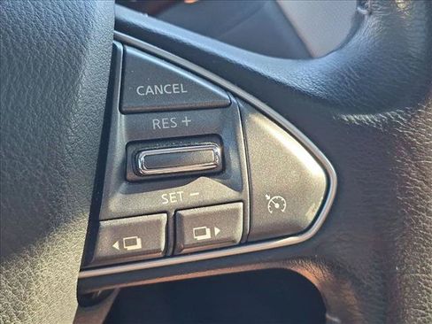 Used 2017 INFINITI Q50 Signature Edition w/ All Weather Package (L93) AWD/4WD image 16