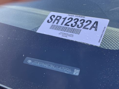 Used 2021 Toyota Corolla LE w/ Carpet Mat Package (TMS) image 31