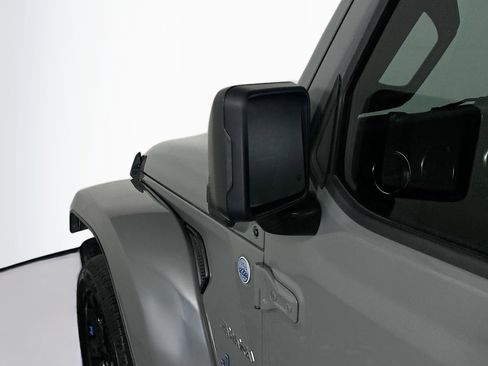Used 2023 Jeep Wrangler Unlimited Sahara AWD/4WD image 16
