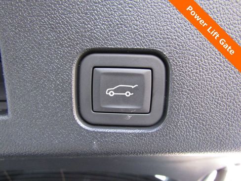 Used 2025 GMC Acadia Elevation image 23