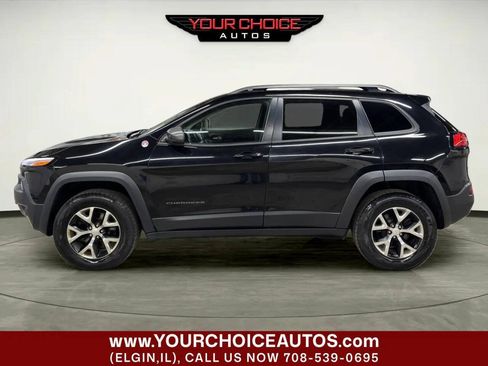 Used 2017 Jeep Cherokee Trailhawk AWD/4WD image 2