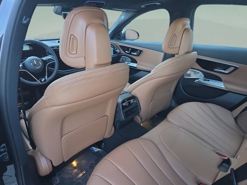 Used 2026 Mercedes-Benz E 450 4MATIC Sedan image 8