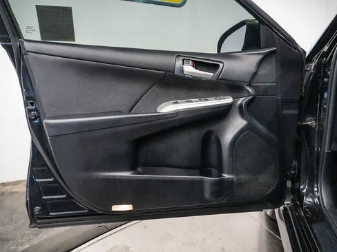 Used 2013 Toyota Camry SE FWD image 20