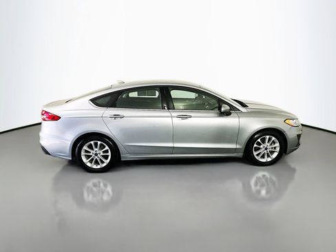 Used 2020 Ford Fusion SE FWD image 8