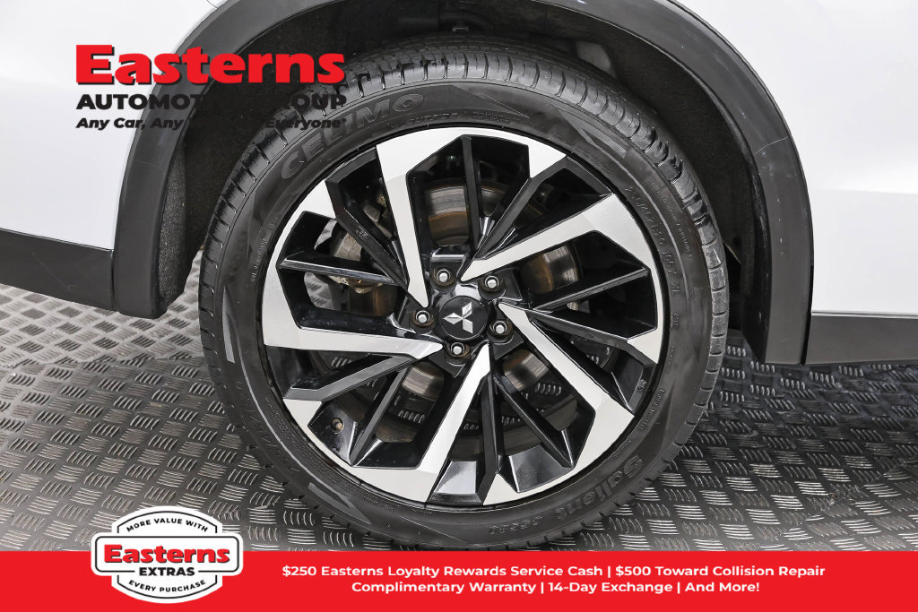 Used 2024 Mitsubishi Outlander SE AWD/4WD image 32