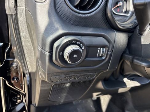 New 2025 Jeep Wrangler Unlimited Rubicon 392 image 26