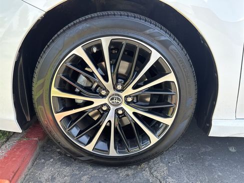 Used 2019 Toyota Camry SE w/ Convenience Package FWD image 19