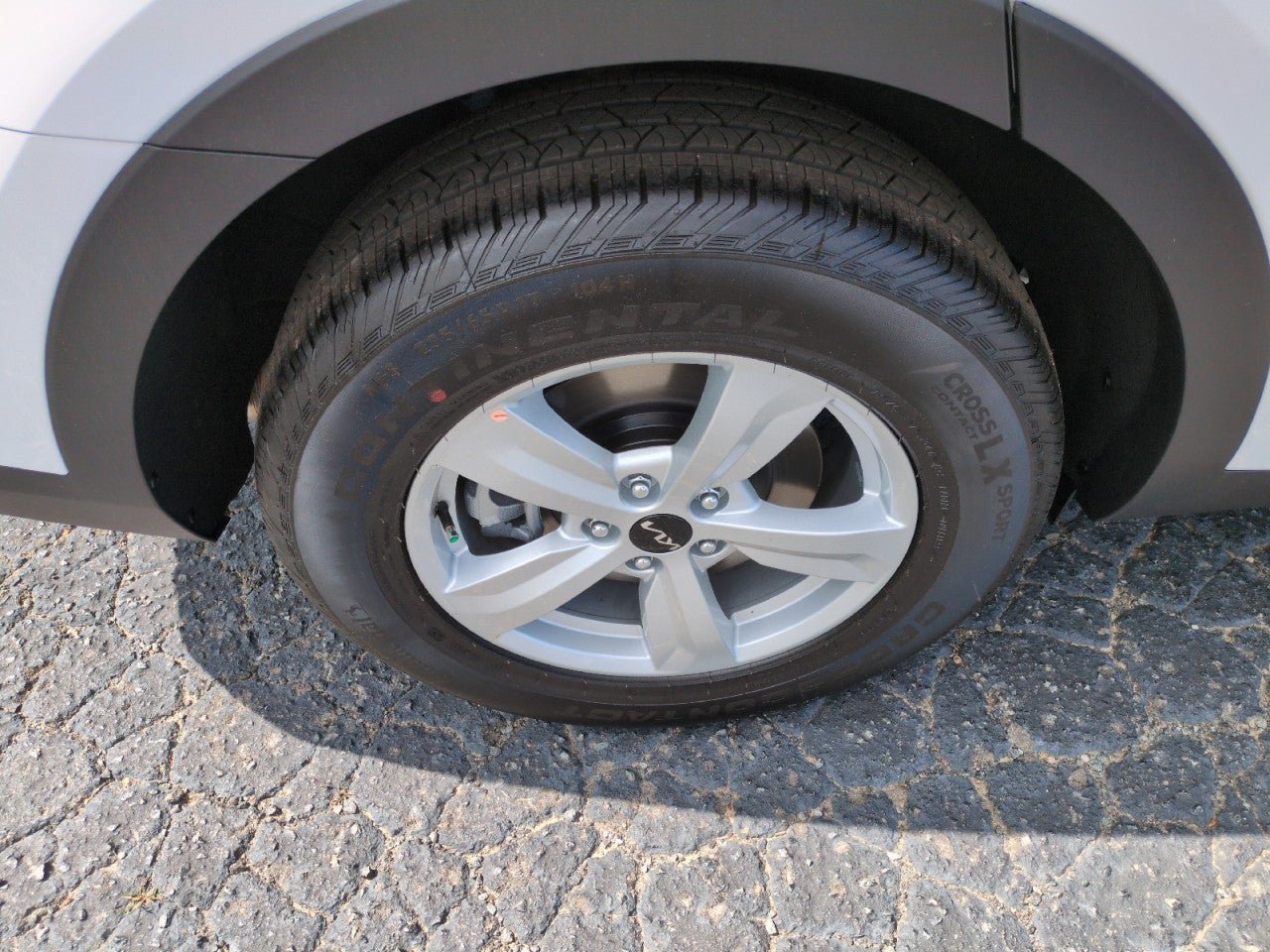 New 2026 Kia Sorento LX FWD image 9