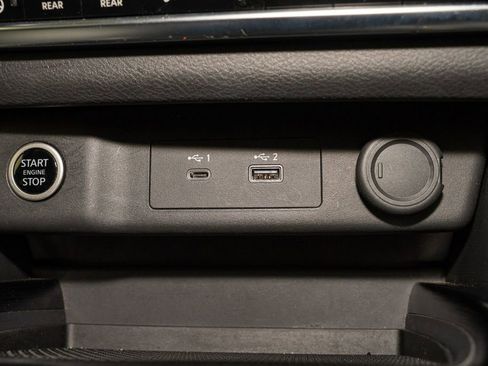 Used 2023 Nissan Rogue SL w/ SL Premium Package image 17