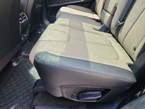 Certified 2023 Hyundai Santa Fe SEL w/ Premium Package AWD/4WD image 27