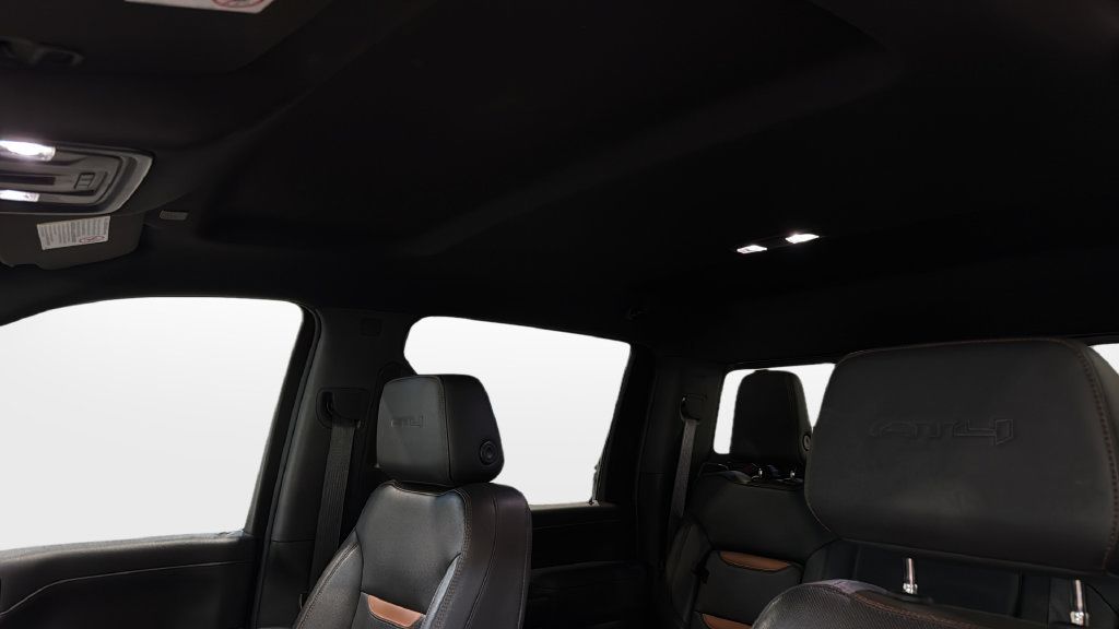 Used 2022 GMC Sierra 3500 AT4 w/ AT4 Preferred Package AWD/4WD image 34