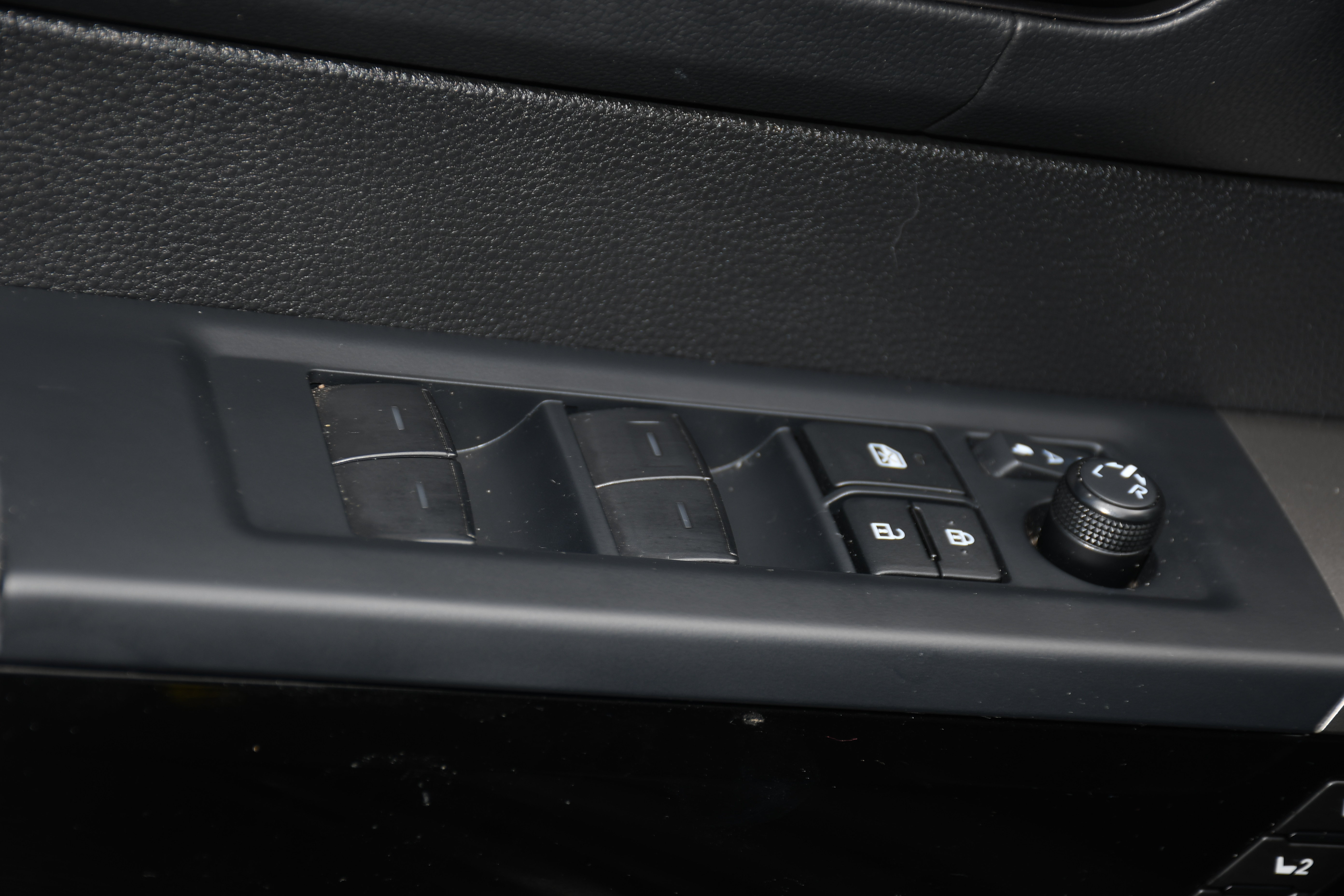 Certified 2025 Toyota Tundra Limited AWD/4WD image 11