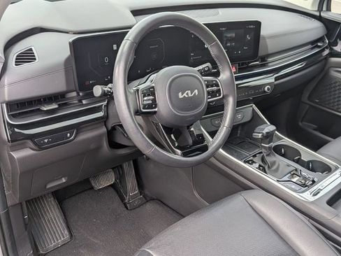 Used 2025 Kia Carnival SX Prestige FWD image 11