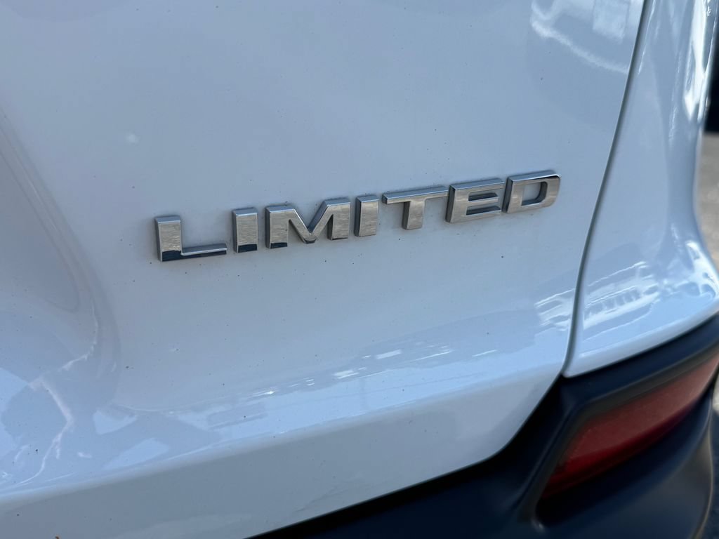 Used 2019 Jeep Cherokee Limited w/ Luxury Group AWD/4WD image 14