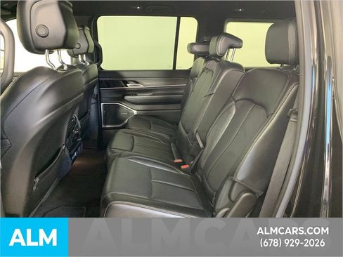 Used 2023 Jeep Wagoneer Series II image 33