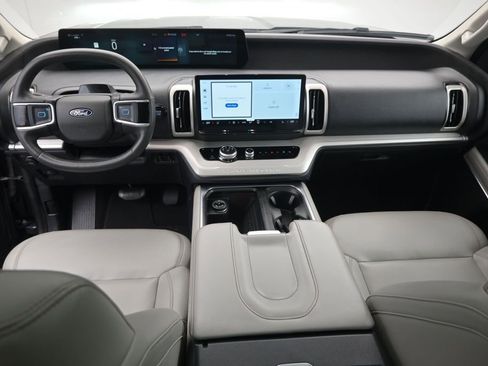 Used 2025 Ford Expedition Max Active AWD/4WD image 24