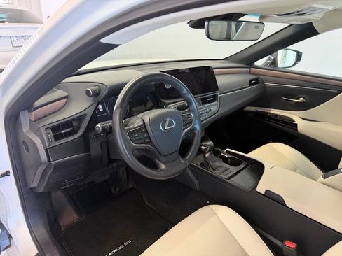 Used 2024 Lexus ES 350 w/ Premium Package FWD image 4