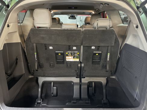 Certified 2022 Toyota Sienna XLE image 34