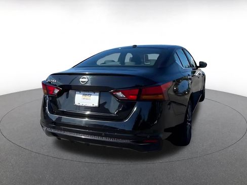 Used 2025 Nissan Altima 2.5 SV FWD image 12