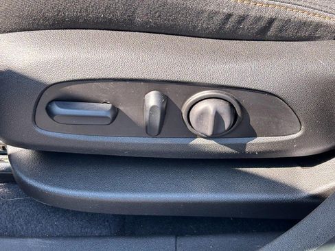 Used 2021 Chevrolet Equinox LT image 15