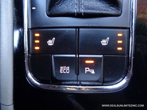 Used 2017 Kia Sedona EX image 11