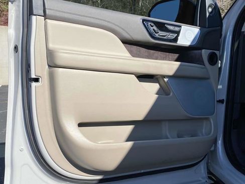 Used 2024 Lincoln Navigator L Reserve image 23