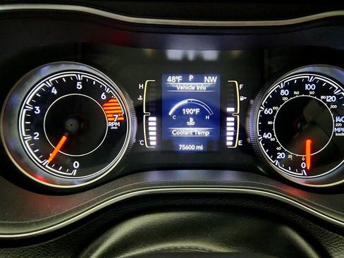Used 2020 Jeep Cherokee Latitude Plus FWD image 14
