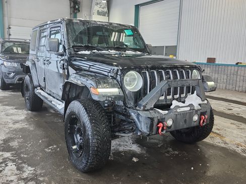 Used 2018 Jeep Wrangler Unlimited Sahara w/ Cold Weather Group image 5