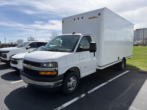 New 2026 Chevrolet Express 3500 w/ Power Convenience Package RWD image 4