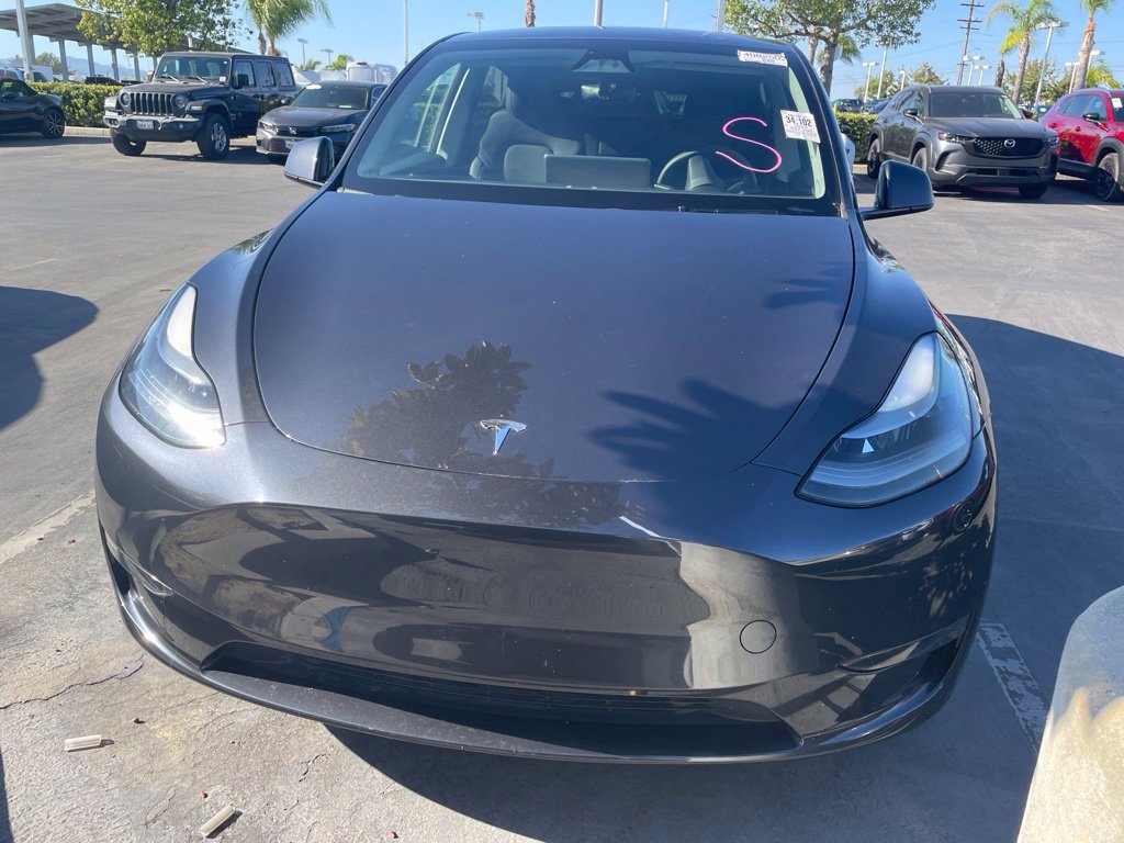Used 2024 Tesla Model Y 2WD image 2