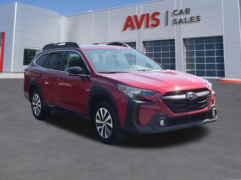 Used 2025 Subaru Outback Premium AWD/4WD image 3