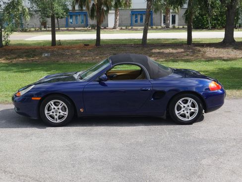 Used 2002 Porsche Boxster RWD image 17