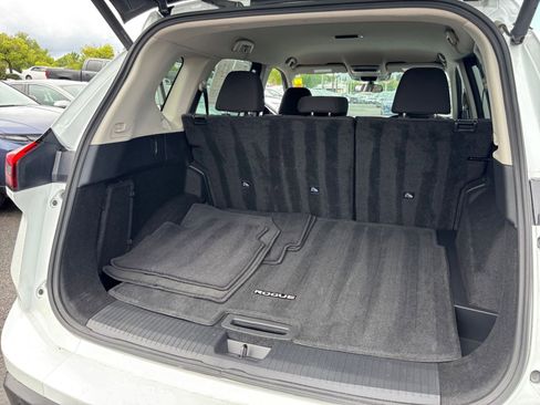 Used 2025 Nissan Rogue SV FWD image 33
