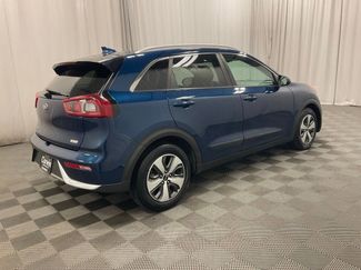 Used 2017 Kia Niro LX video 3