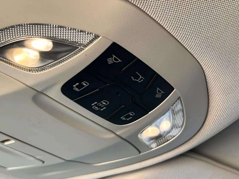 Used 2019 Chrysler Pacifica Touring-L FWD image 26