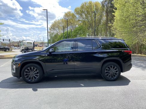 Used 2023 Chevrolet Traverse RS image 6