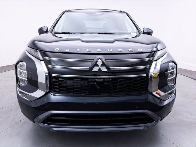 Used 2026 Mitsubishi Outlander SE AWD/4WD image 2