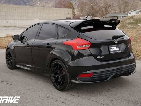 Used 2018 Ford Focus ST w/ Equipment Group 401A image 8
