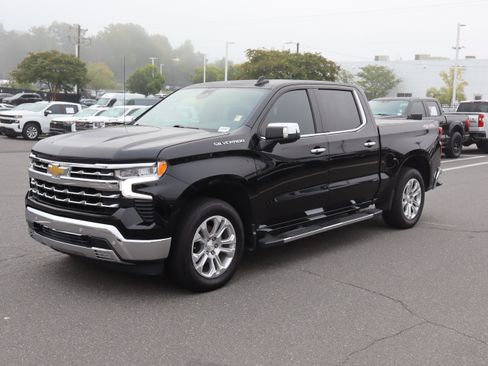 Used 2023 Chevrolet Silverado 1500 LTZ w/ LTZ Convenience Package II AWD/4WD image 5