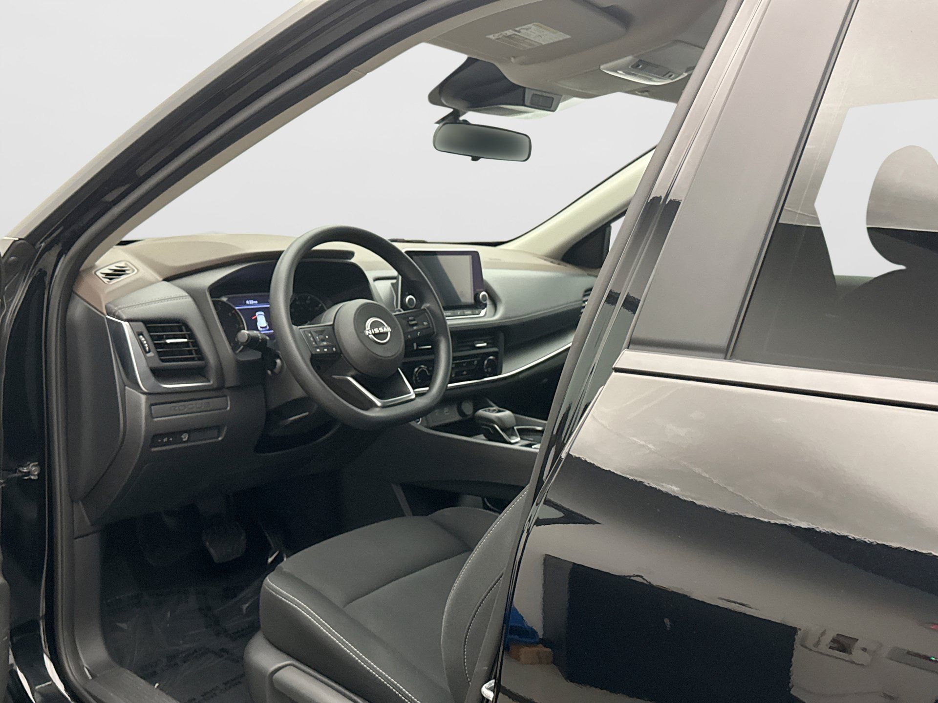 Used 2023 Nissan Rogue S AWD/4WD image 10