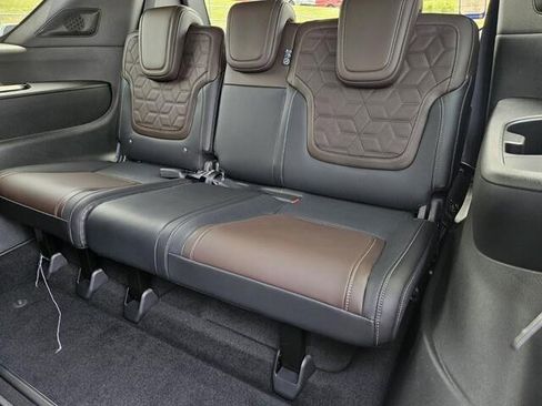 New 2025 Nissan Armada Platinum image 16