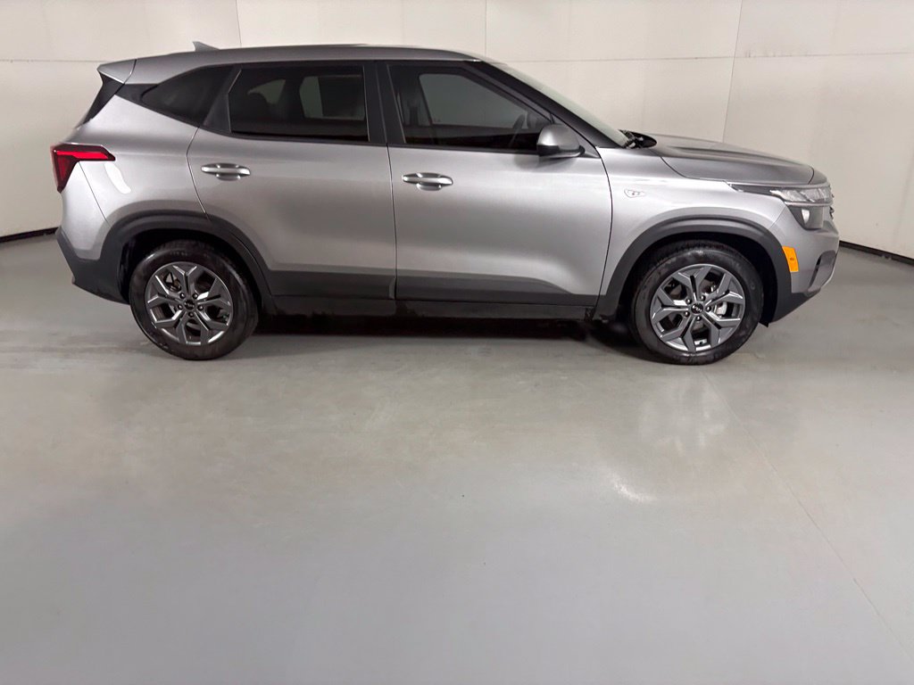 New 2026 Kia Seltos LX FWD image 9