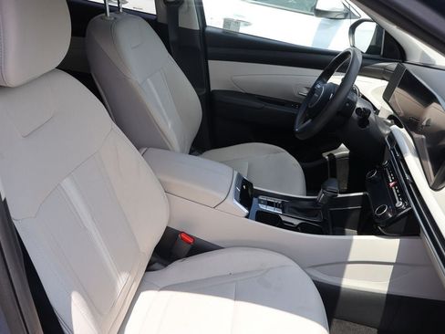 Used 2025 Hyundai Tucson SEL FWD image 19